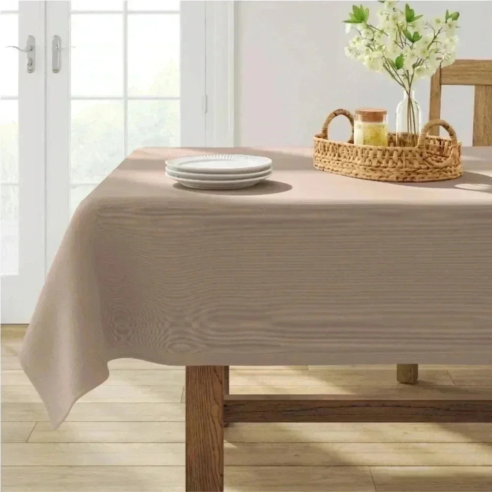 NWT THRESHOLD‎ TABLECLOTH
